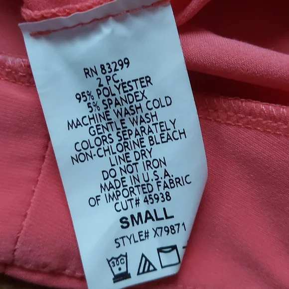 9 for $10 M&M Cropped cardigan - Picture 6 of 7